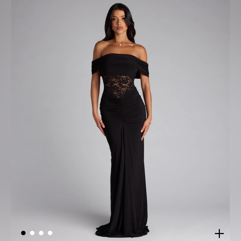 Elegant Black Off-Shoulder Lace Evening Dress
